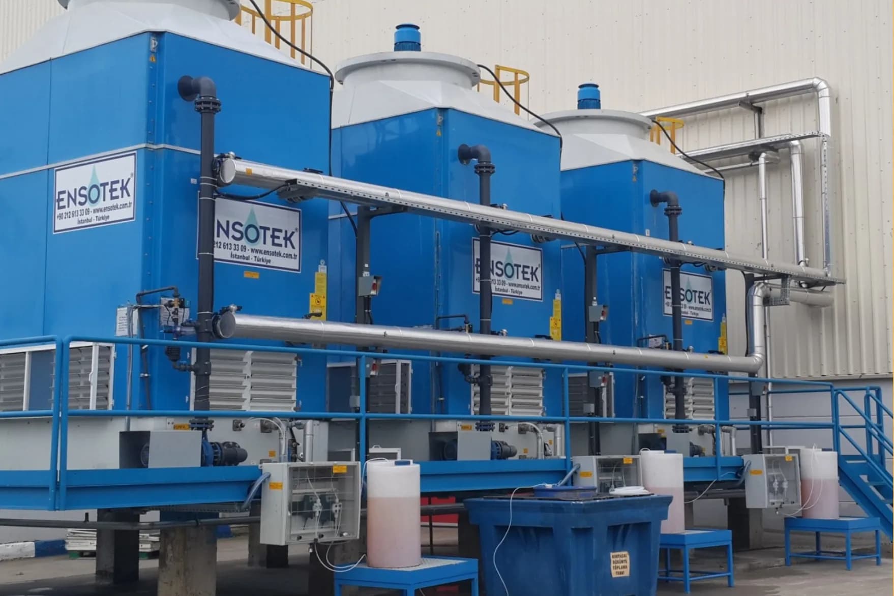 Open / closed circuit cooling towers